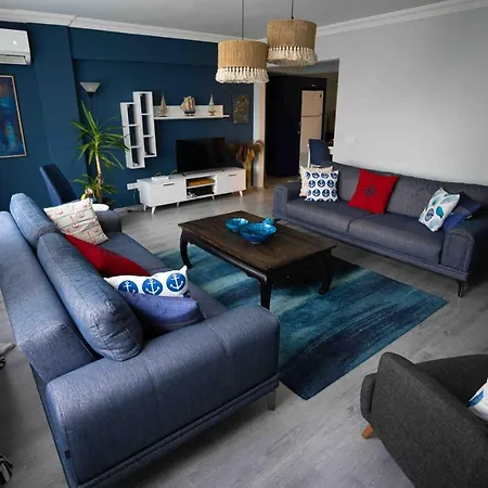 Daire Stunning Seaside Retreat W Balcony 1 Min To Beach *